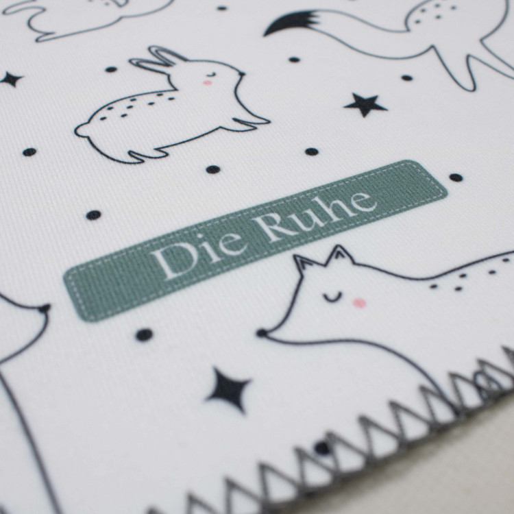 زیرانداز تعویض نوزاد طرح برفی دیروحه ضدآب و قابل شستشو