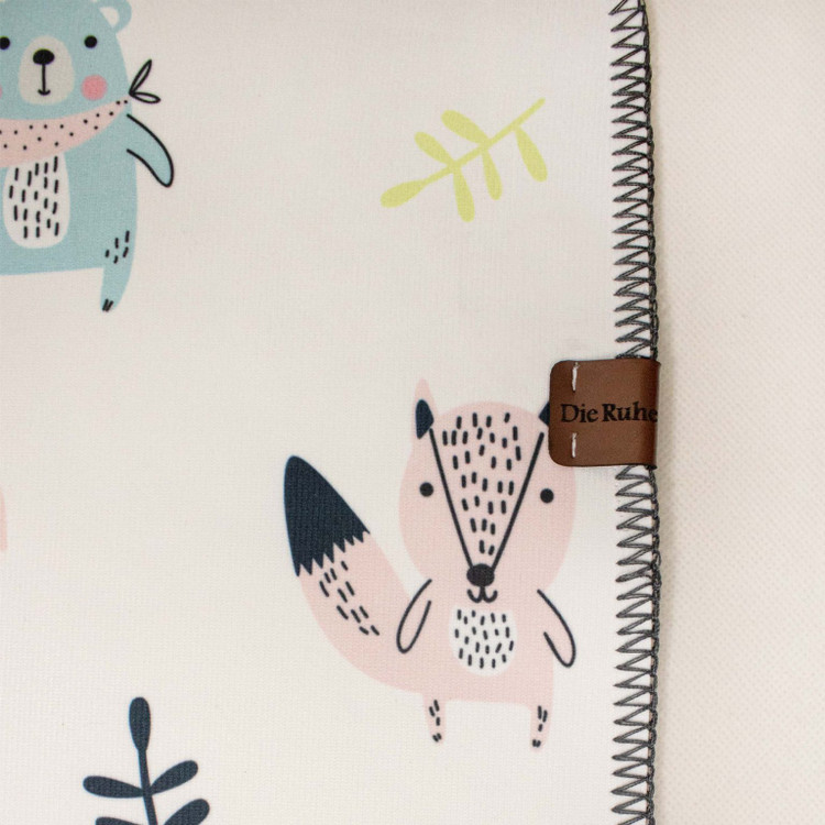 زیرانداز تعویض نوزاد طرح بیشه قدیمی دیروحه ضدآب و قابل شستشو