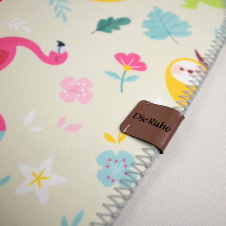 زیرانداز تعویض نوزاد طرح فلامینگو دیروحه ضدآب و قابل شستشو