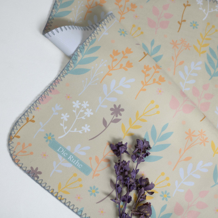 زیرانداز تعویض نوزاد طرح گیاه دیروحه ضدآب و قابل شستشو